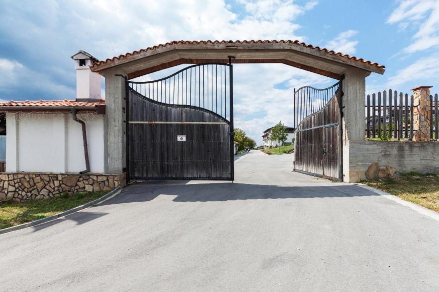 Balkana Village Kalaydzhii Exteriör bild